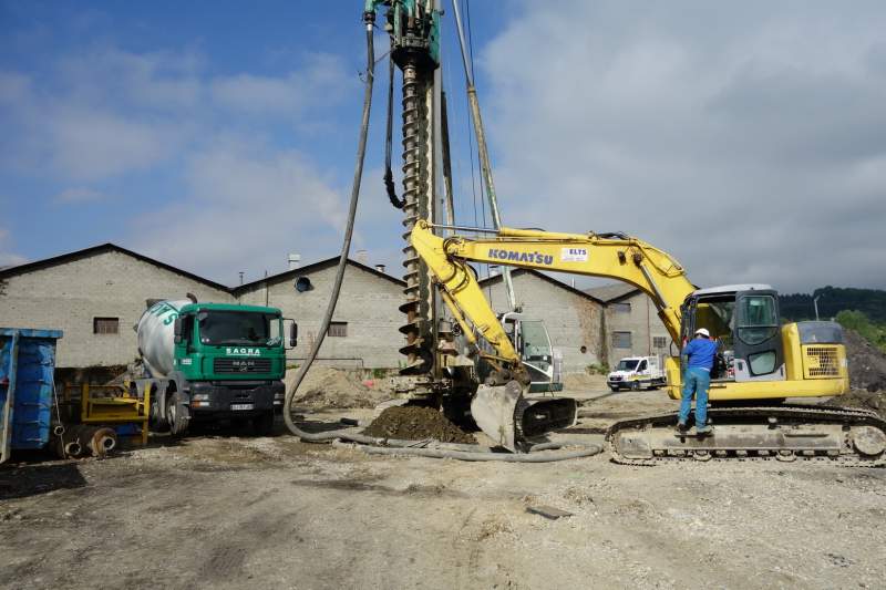 Fondations spéciales : Pieux tarière creuse extension usine ACTON à l'Horme (42)